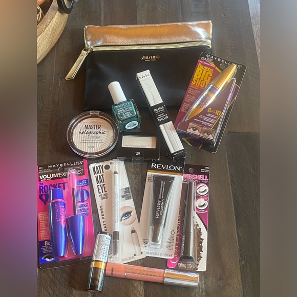 - 12 piece beauty bundle💄💋 - Picture 1 of 2